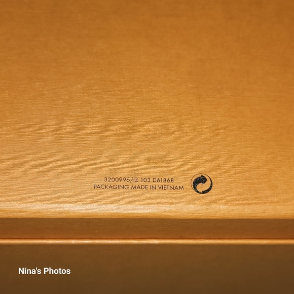 Louis Vuitton LV Collapsible Gift Handbag Box 10.25x9.75x5" & Receipt Envelope - Picture 6 of 15